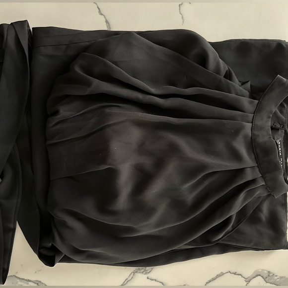 Solid Cut Out Back Belted Halter Jumpsuit - Picture 4 of 5